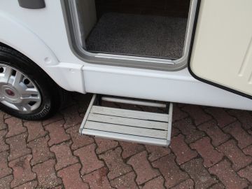 Bürstner BUT569 Nexxo T569 | Vast Bed | Kleine Camper| Elektrische Trap| Douche| Frans Bed